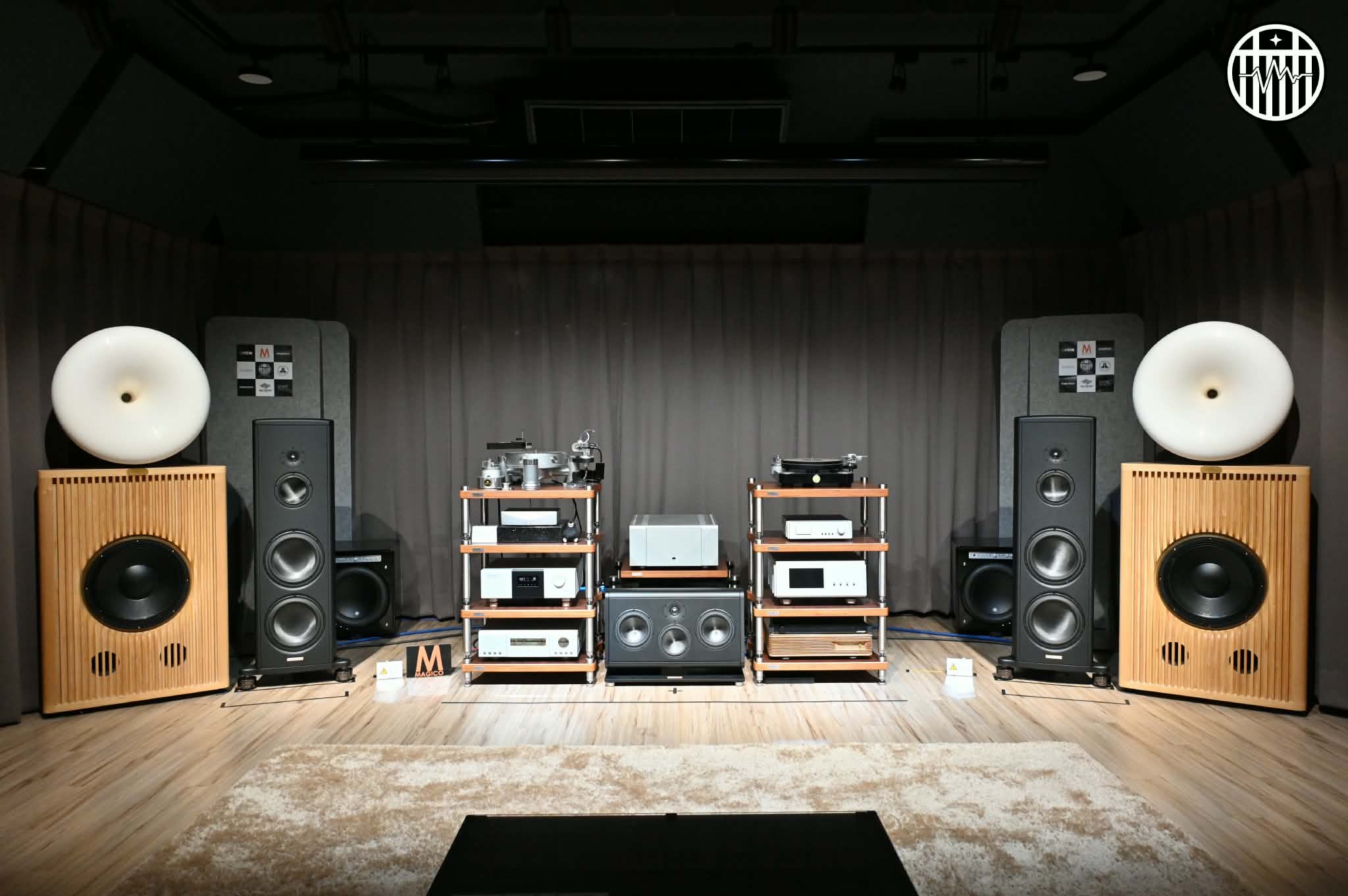 Supernova System 於富林音響視聽室的配置